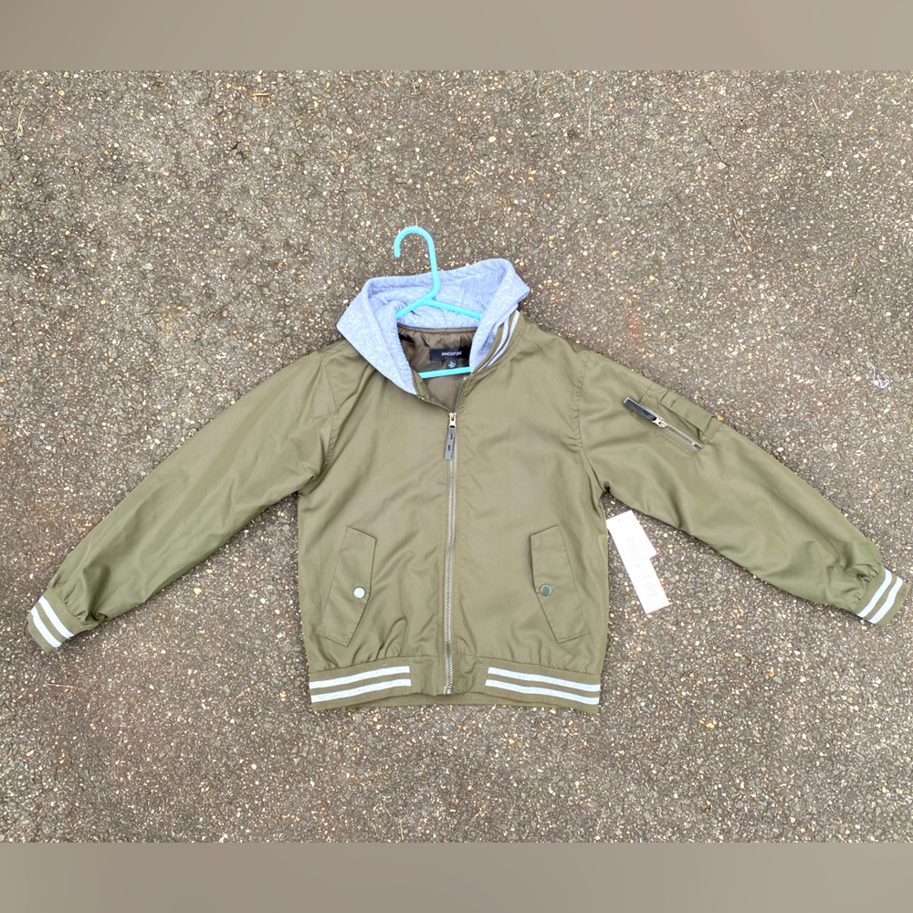 NWT kids large jacket with hood by Ring of Fire gray and green